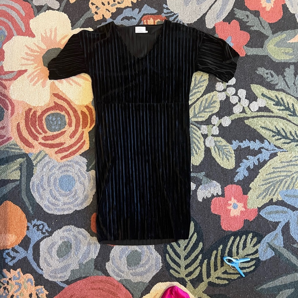 Velvet black dress. New without tags